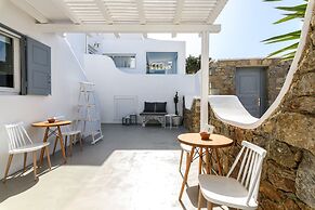 Mykonos Supreme Comfort Suites & Villas