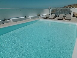 Mykonos Supreme Comfort Suites & Villas