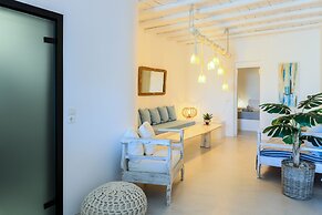 Mykonos Supreme Comfort Suites & Villas