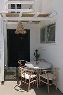 Mykonos Supreme Comfort Suites & Villas