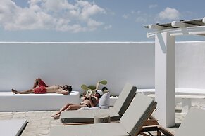 Mykonos Supreme Comfort Suites & Villas