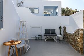 Mykonos Supreme Comfort Suites & Villas
