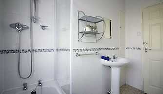 RoomTel - Brook House