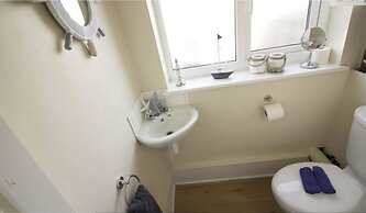 RoomTel - Brook House