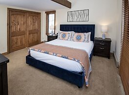 Timberfalls 1706 3 Bedroom Condo by RedAwning