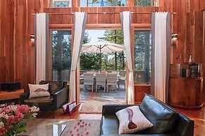 The Sonoma Treehouse 3 Bedroom Home by RedAwning