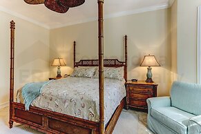 Exclusive Gated Villas at Summer Beach, Short Walk to the Beach by Red