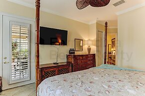 Exclusive Gated Villas at Summer Beach, Short Walk to the Beach by Red