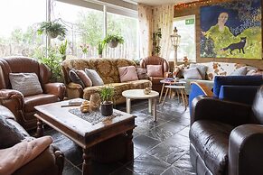 The Apartment - Öbbuhús