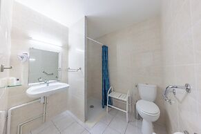 Brit Hotel Confort Helios Agde