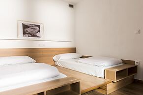 Albergue La Yalga - Hostel