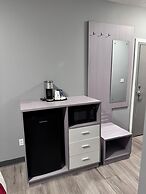 Ramada by Wyndham West Edmonton Hotel & Suites