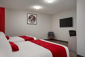 Ramada by Wyndham West Edmonton Hotel & Suites