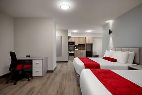 Ramada by Wyndham West Edmonton Hotel & Suites