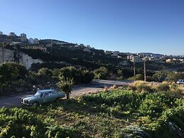 Quiet Comfy and Epic Seaview