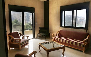 Quiet Comfy and Epic Seaview