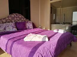 Quiet Comfy and Epic Seaview