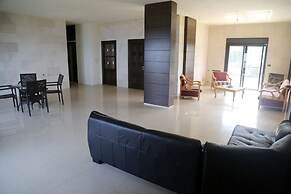 Quiet Comfy and Epic Seaview