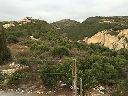 Quiet Comfy and Epic Seaview