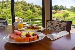 Burbi Lake Lodge Monteverde