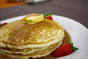 Burbi Lake Lodge Monteverde