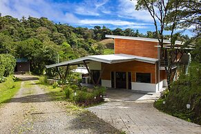 Burbi Lake Lodge Monteverde