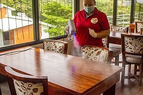 Burbi Lake Lodge Monteverde