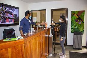 Burbi Lake Lodge Monteverde