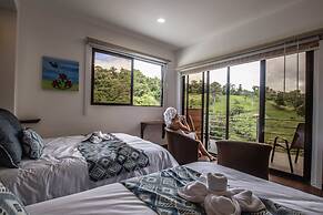 Burbi Lake Lodge Monteverde