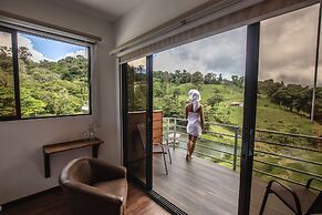 Burbi Lake Lodge Monteverde