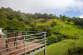 Burbi Lake Lodge Monteverde