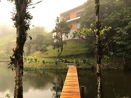 Burbi Lake Lodge Monteverde