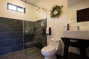 Burbi Lake Lodge Monteverde