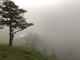 Burbi Lake Lodge Monteverde