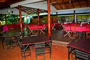 The Senaro Holiday Inn