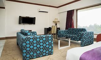 Treebo Tryst Royal Palm