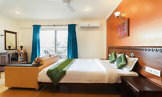 Treebo Premium Dona Eliza, 700 metres from Calangute Beach