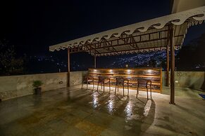 Mount Himalayan Hotel