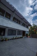 Mount Himalayan Hotel