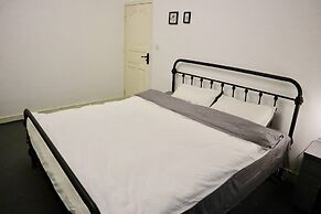 Qing Apartment Family Theatre