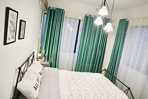 Qing Apartment Family Theatre