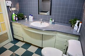 Qing Apartment Family Theatre