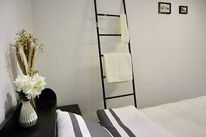 Qing Apartment Family Theatre