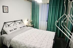 Qing Apartment Family Theatre