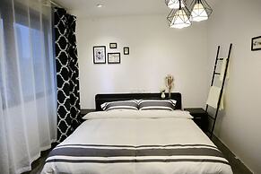 Qing Apartment Family Theatre