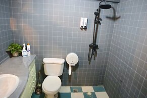 Qing Apartment Family Theatre