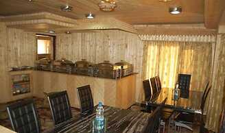 Hotel Zahgeer Continental Gulmarg