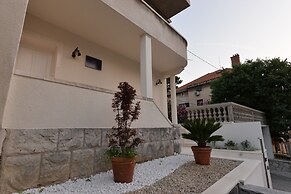 The Duke Luxury Rooms