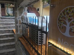 Neni Apartments