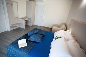 Home Hotel